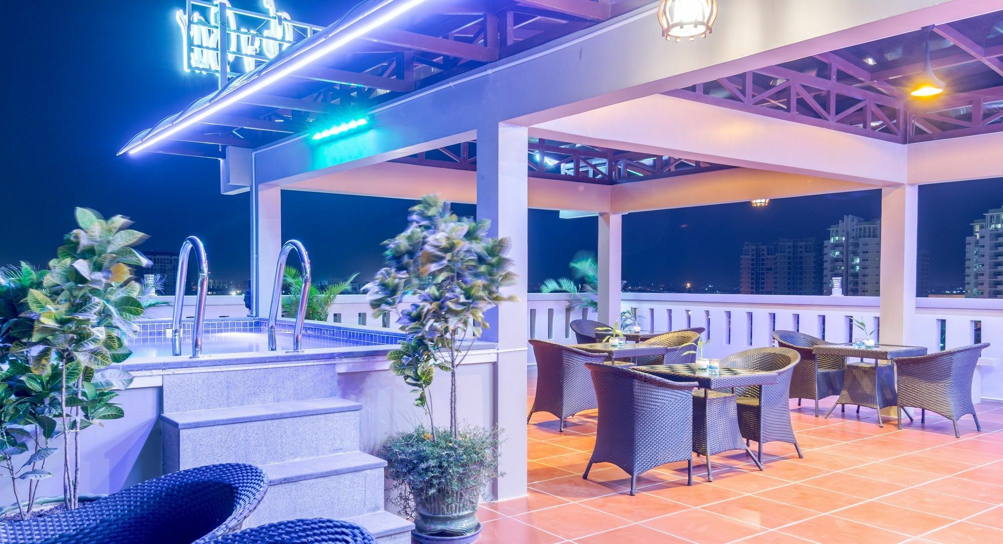 Raksmey Suo Hotel Phnom Penh Exterior photo